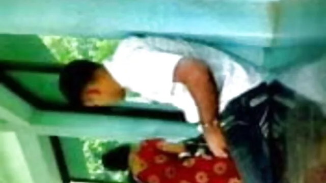 పోర్న్ నల్లటి జుట్టు గల స్త్రీని తెలుగు sex మందకొడి మరియు పెంటీ హౌస్ లో బస