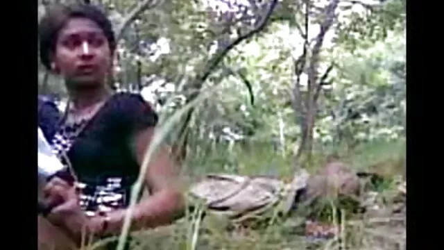 స్నేహితురాలు మంచం మీద వర్షాన్ని తెలుగు sex మరియు ఫకింగ్ కాకముందు