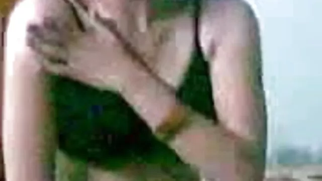 పోర్న్ అందమైన అందగత్తె కోసం మొదటి ఎవరి సెక్స్ వీడియో అంగ లుక్